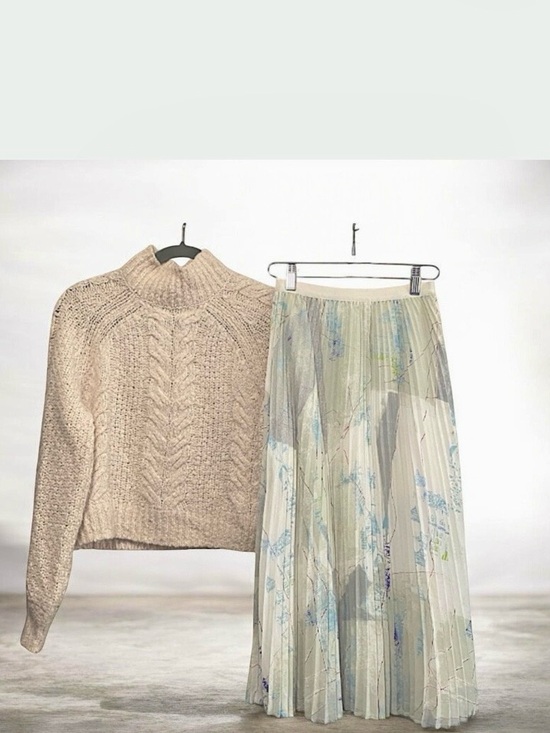 Aritzia Sweaters - Aritzia Set Mock Neck Cropped Sweater Pleated Elastic Waist Skirt Size XXS